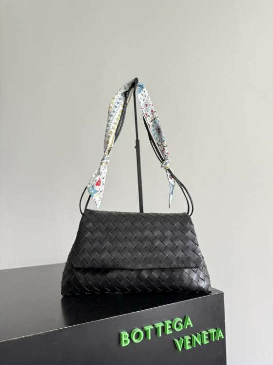 Picture of Bottega Veneta Handbags _SKUfw232840770fw